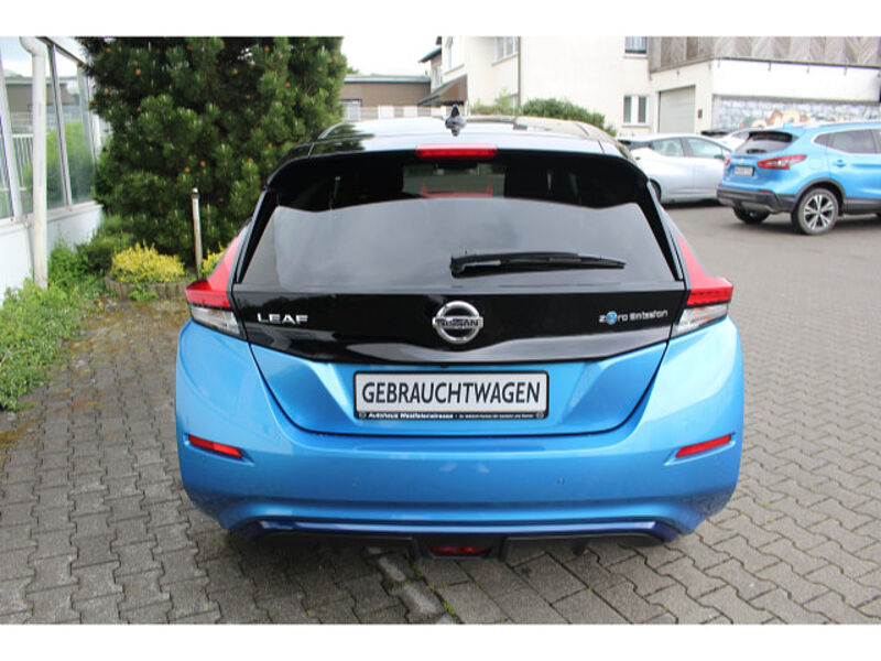 Nissan Leaf 40 kWh N-Connecta - Sitzhzg,360°, Navi, Klima