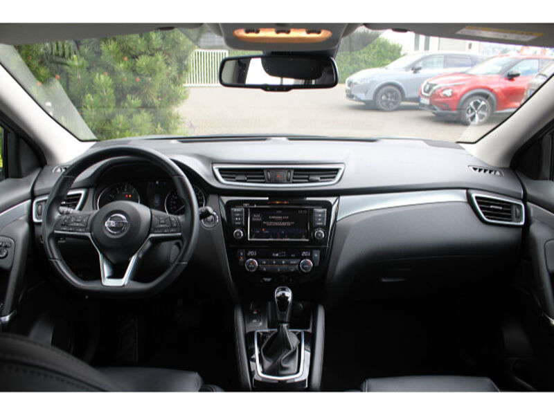 Nissan Qashqai 1.3 Akari - PGD, 360°, Sitzhzg, Navi, PDC