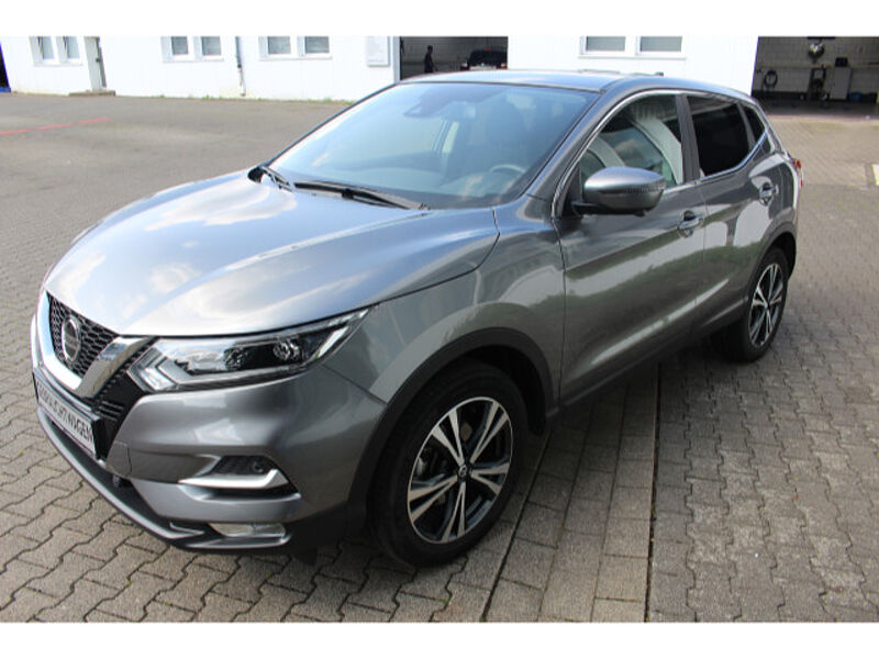 Nissan Qashqai 1.3 N-Connecta - Sitzhzg, Navi,360°, Klima