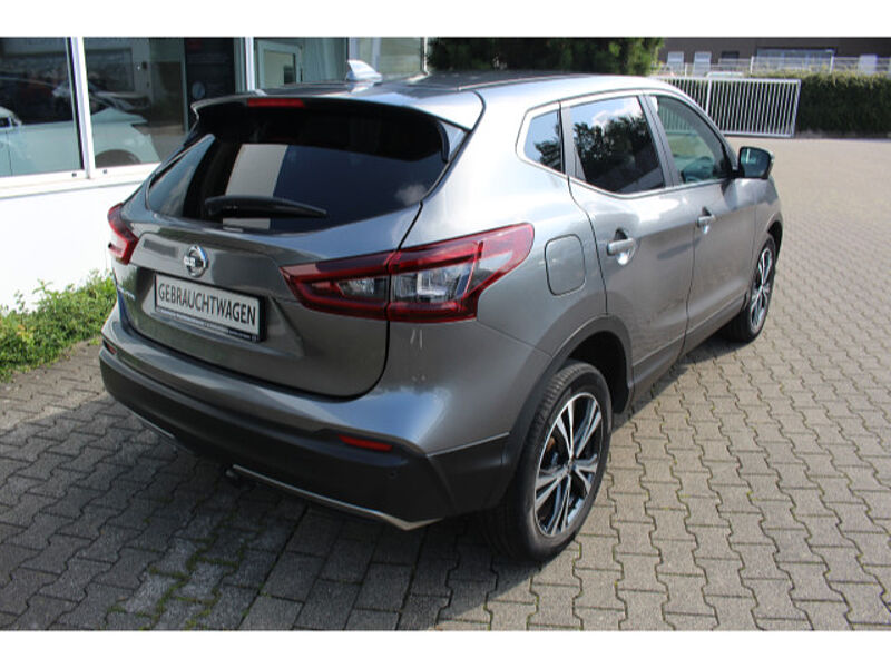 Nissan Qashqai 1.3 N-Connecta - Sitzhzg, Navi,360°, Klima